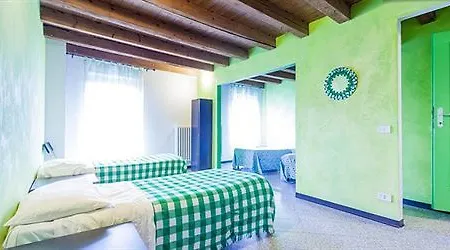 Hotel Sleep Easy *